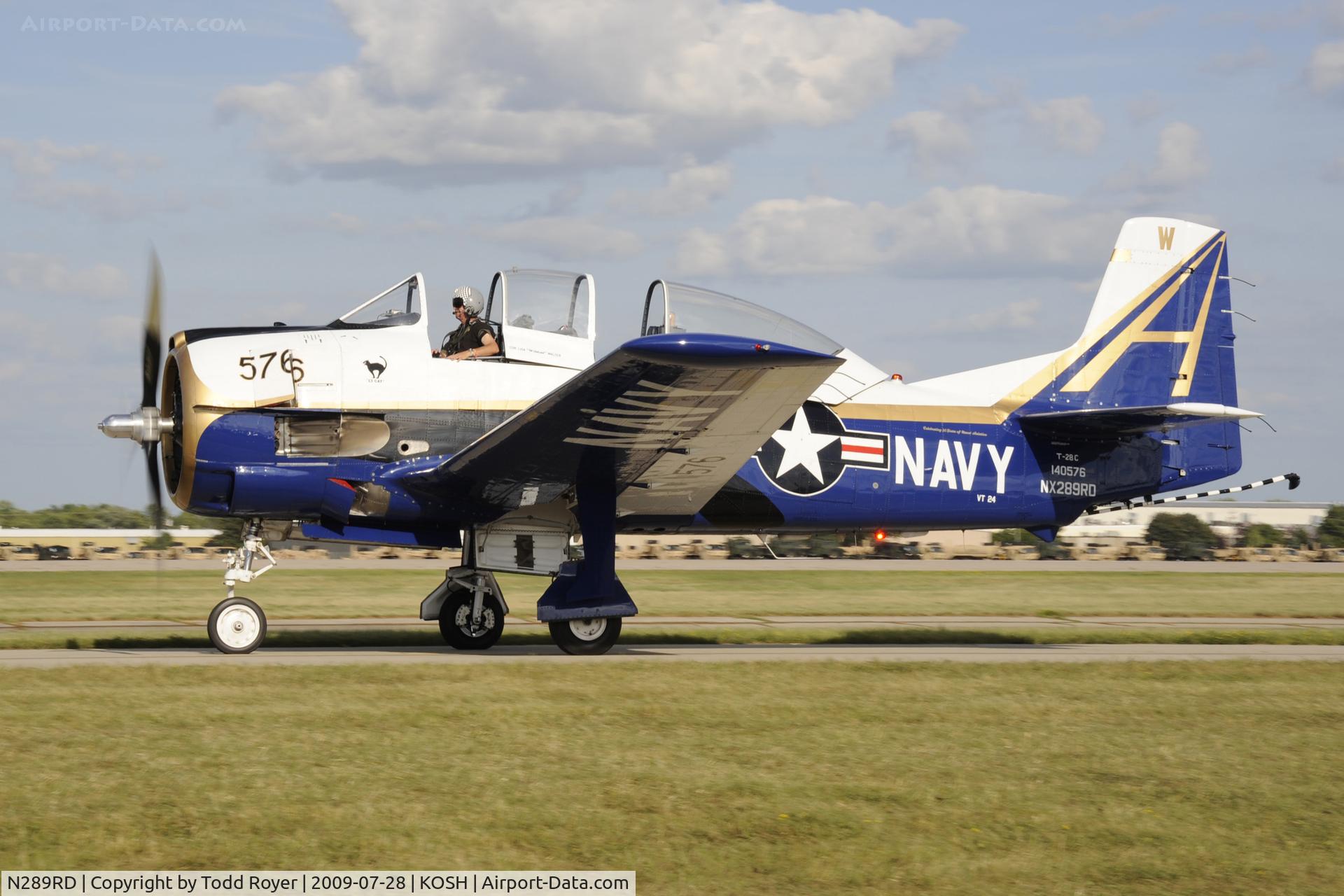 N289RD, 1956 North American T-28C Trojan C/N 226-153, Taxi to parking