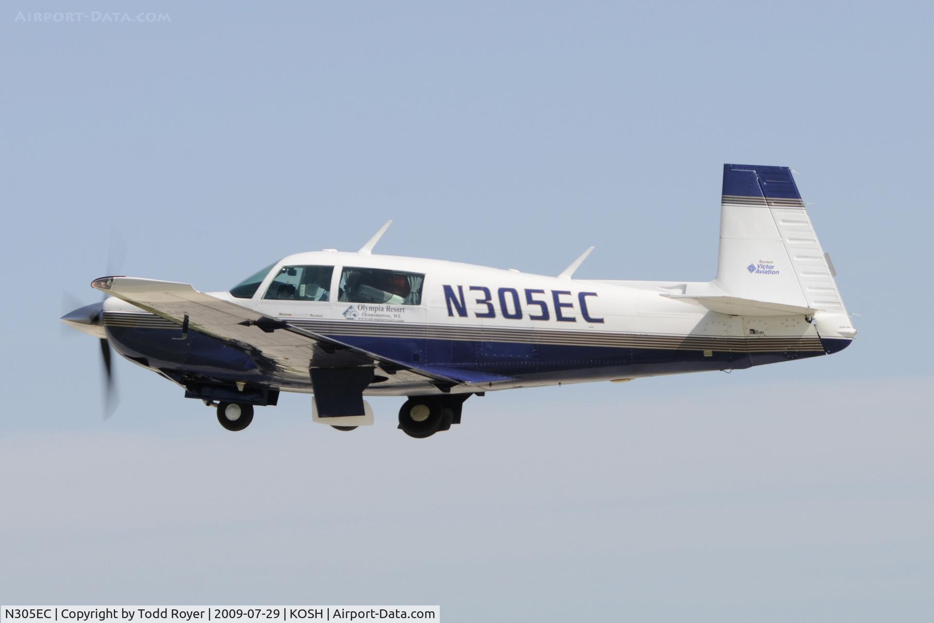 N305EC, 1979 Mooney M20K C/N 25-0067, Departing OSH on 27