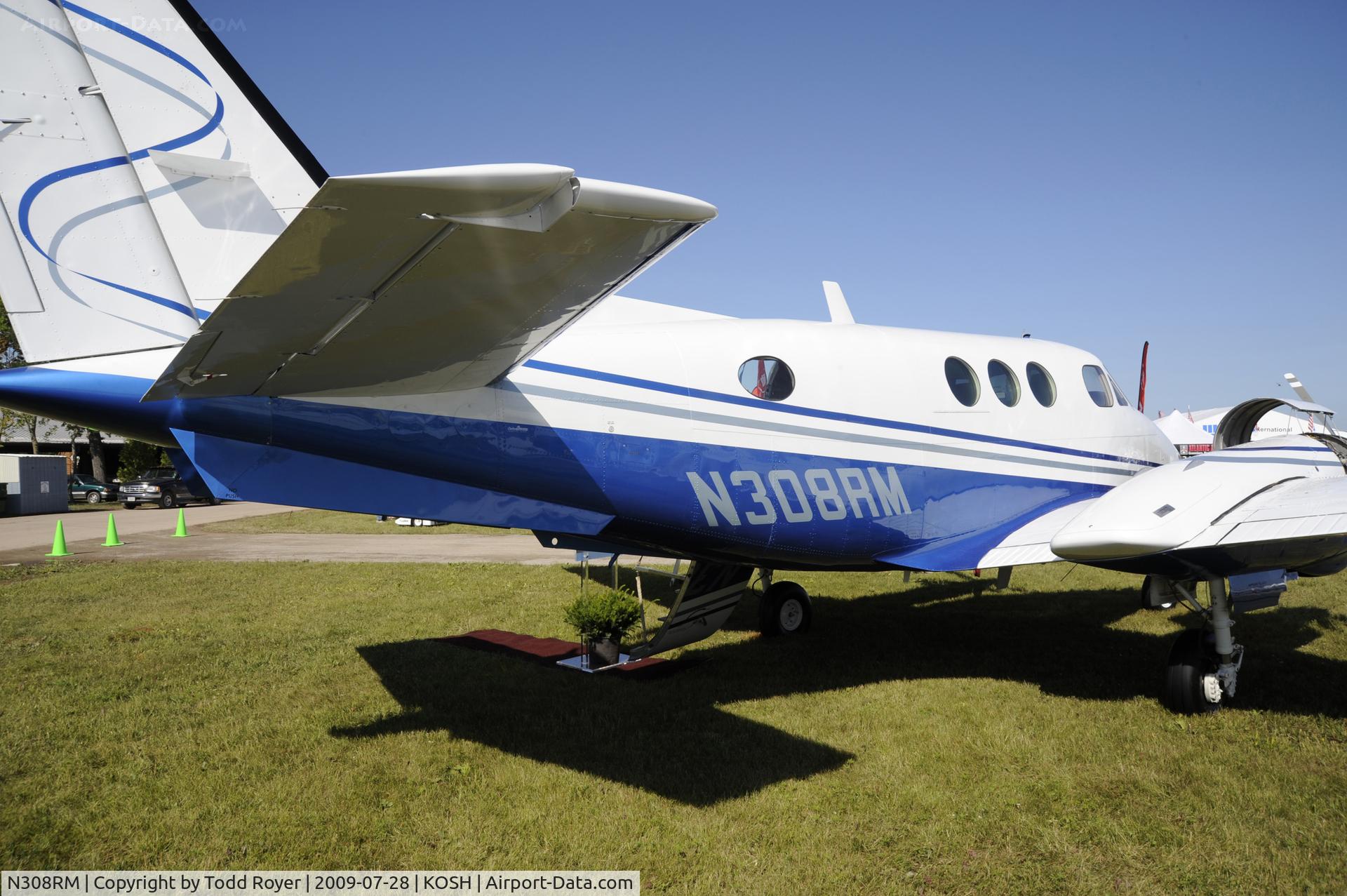 N308RM, 1974 Beech C90 King Air C/N LJ-628, Oshkosh EAA Fly-in 2009