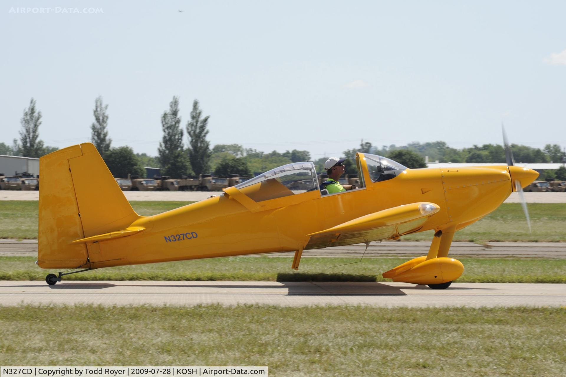 N327CD, 2004 Vans RV-7A C/N 70227, Taxi for departure