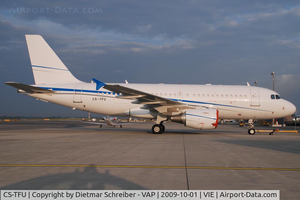 CS-TFU, 2005 Airbus A319-115LR C/N 2440, White Airbus 319