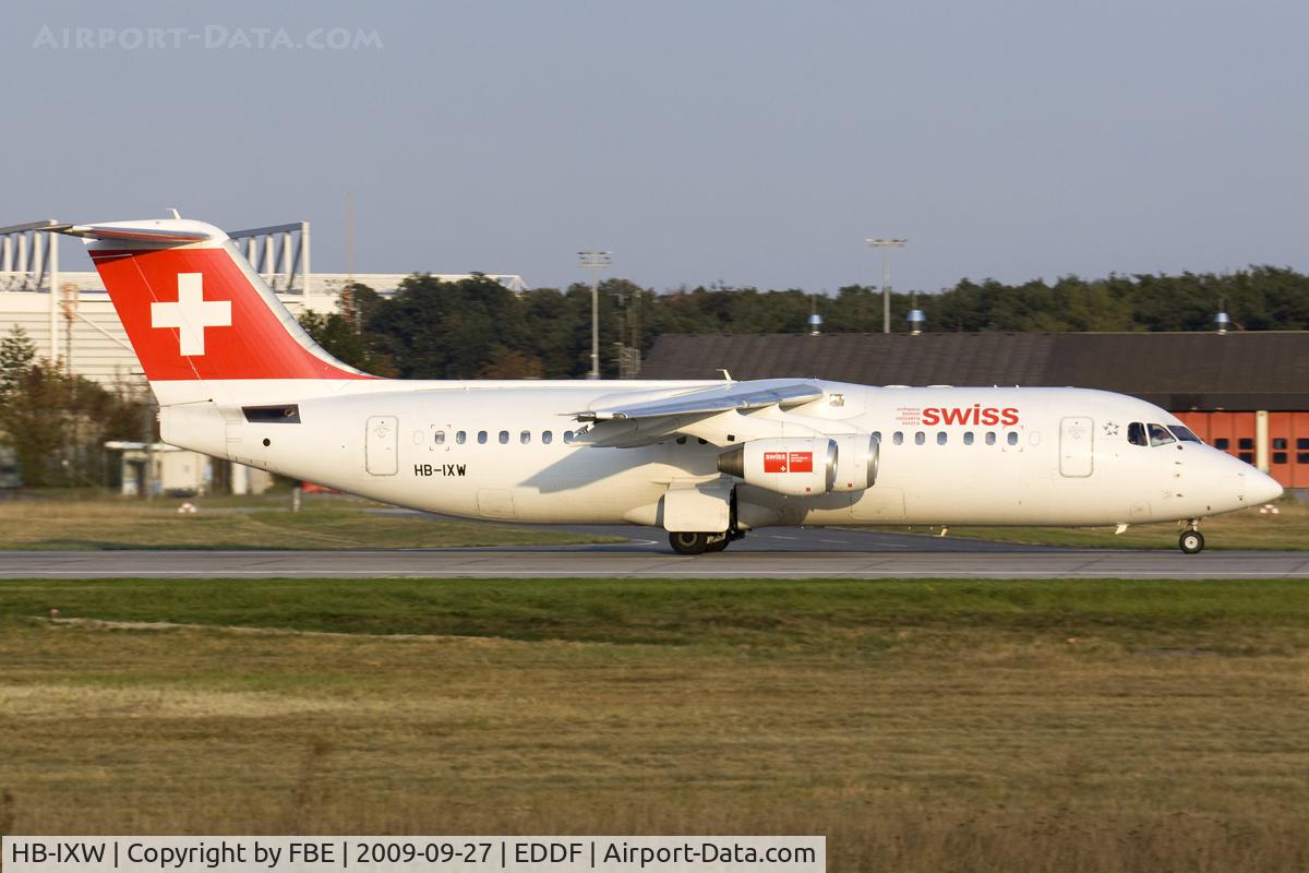 HB-IXW, 1995 British Aerospace Avro 146-RJ100 C/N E3272, departing EDDF