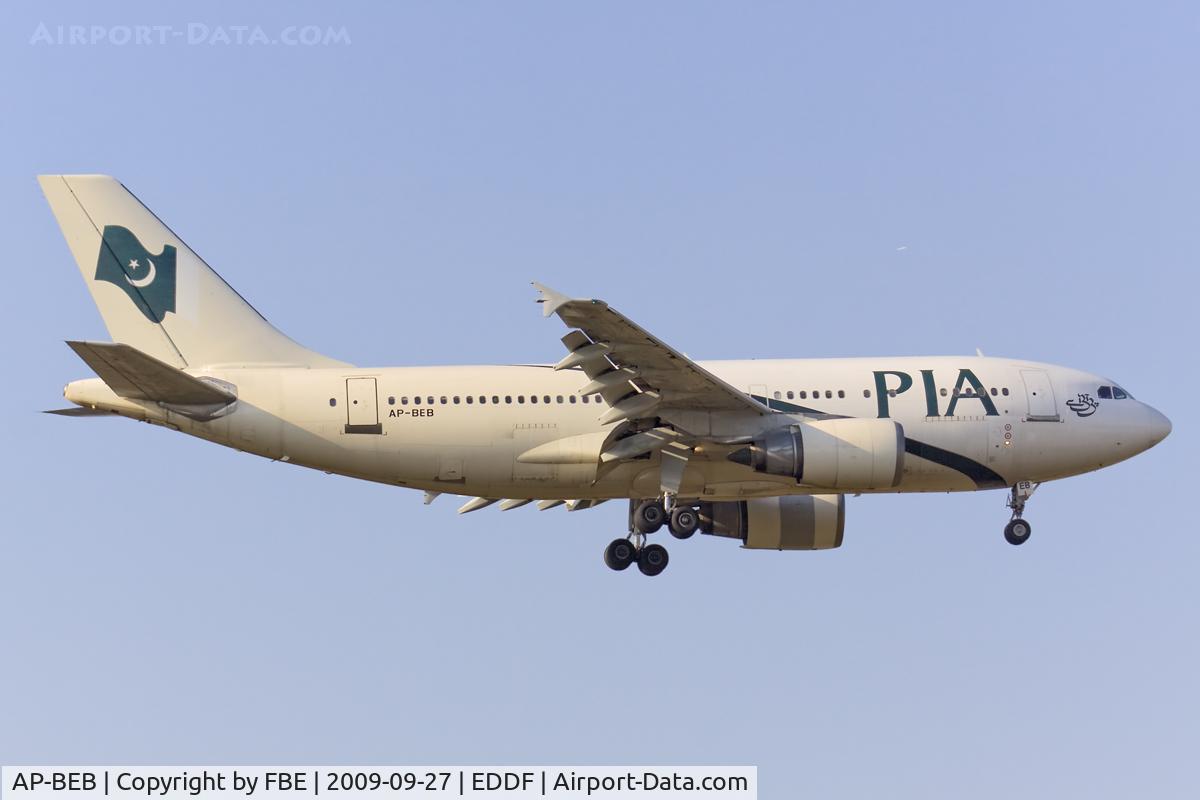 AP-BEB, 1991 Airbus A310-308 C/N 587, short final