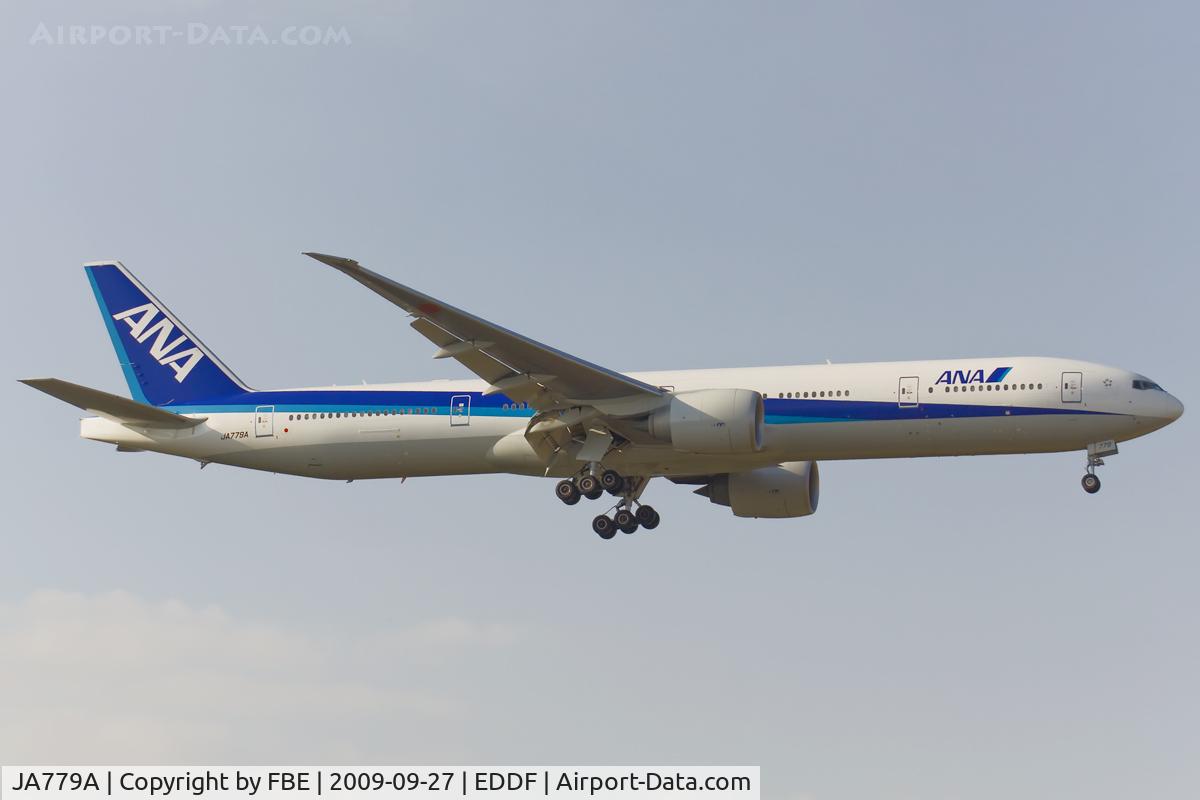 JA779A, 2007 Boeing 777-381/ER C/N 34894, short final