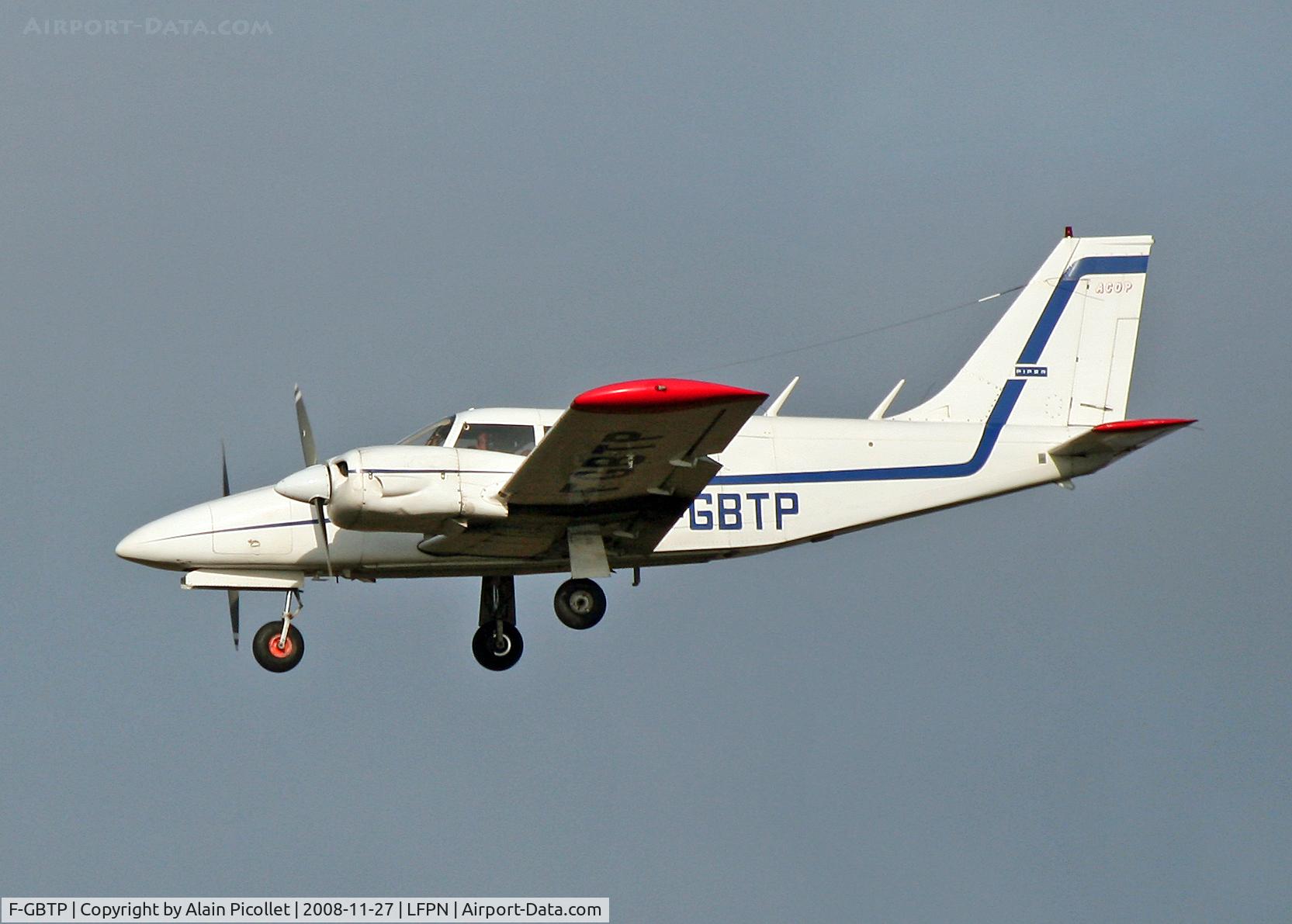 F-GBTP, Piper PA-34-200 C/N 347250286, landing