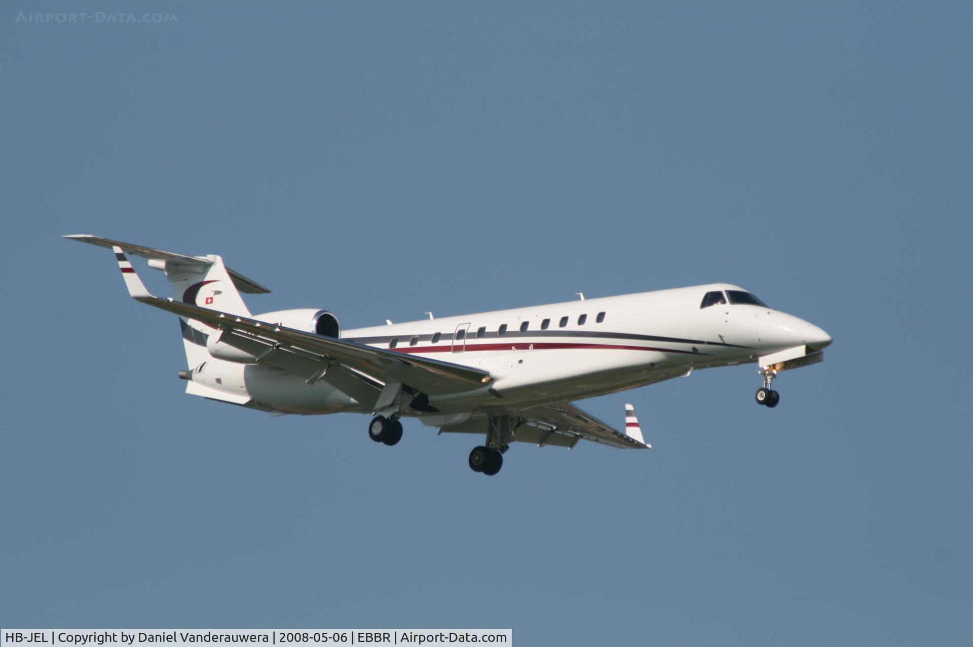 HB-JEL, 2005 Embraer EMB-135BJ Legacy C/N 14500933, Approach to rwy 02