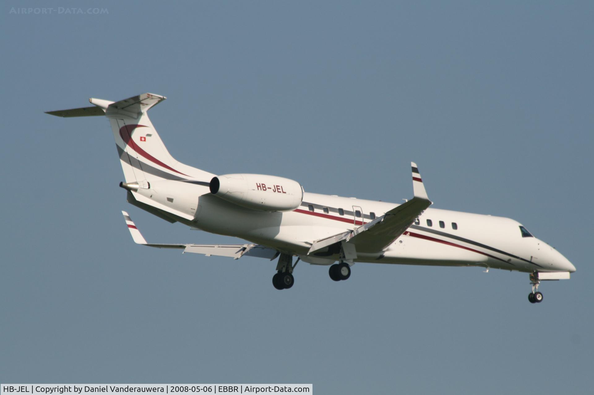 HB-JEL, 2005 Embraer EMB-135BJ Legacy C/N 14500933, descending to rwy 02