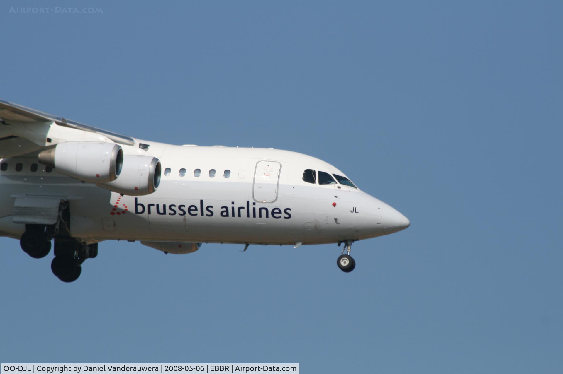 OO-DJL, 1995 British Aerospace Avro 146-RJ85 C/N E.2273, descending to rwy 02