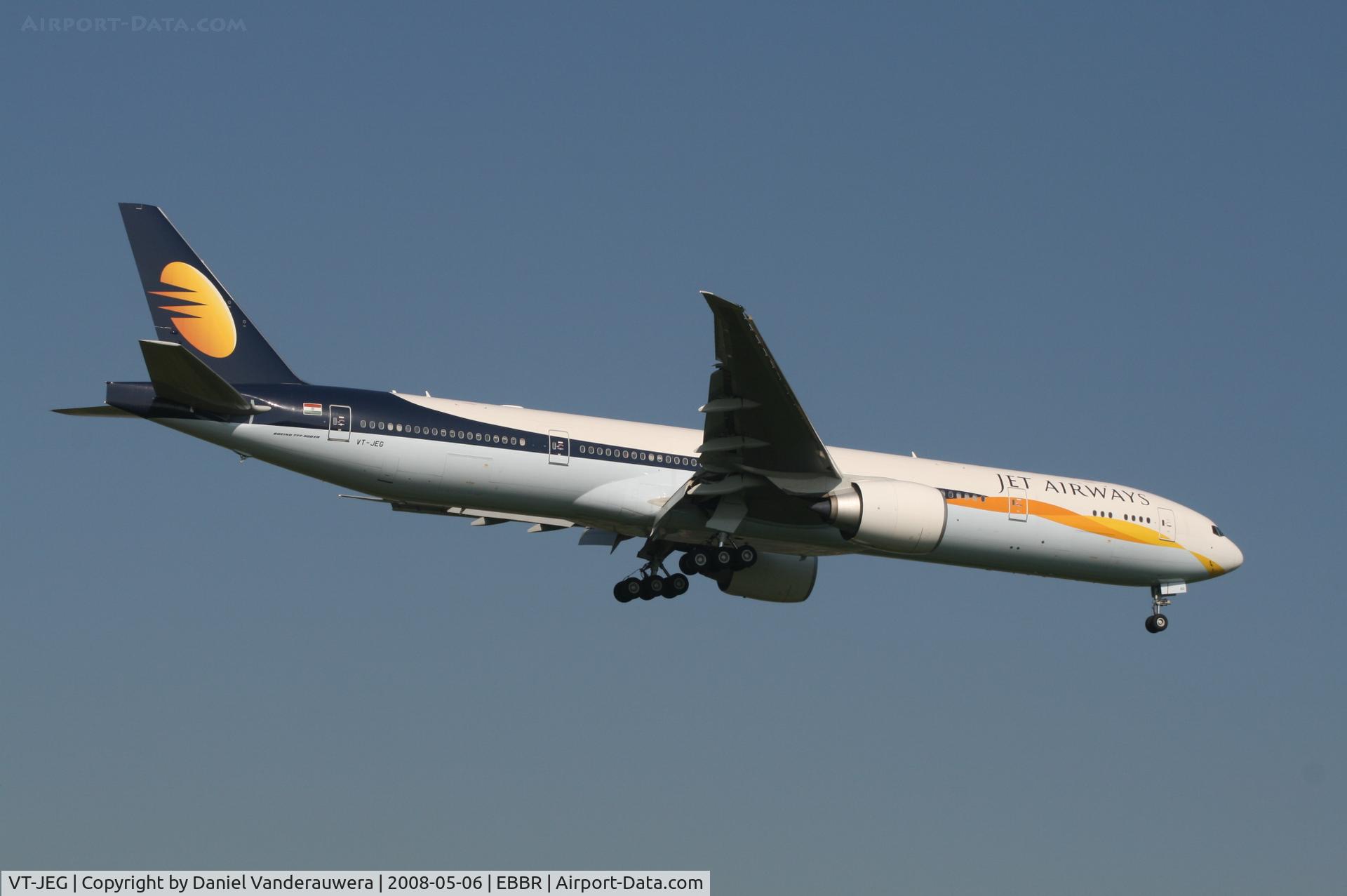 VT-JEG, 2007 Boeing 777-35R/ER C/N 35163, flight 9W227 is descending to rwy 02