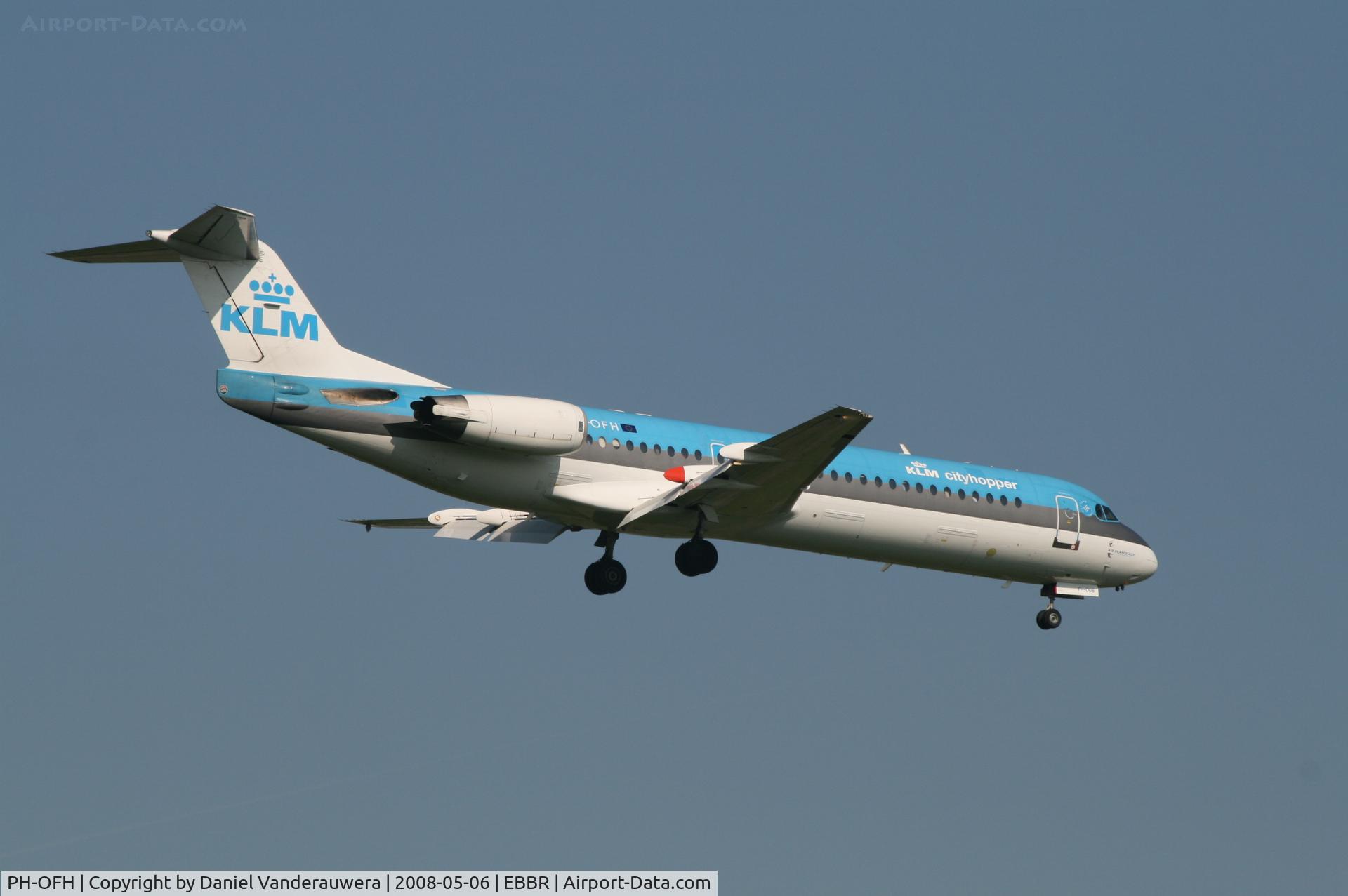 PH-OFH, 1989 Fokker 100 (F-28-0100) C/N 11277, flight KL1723 is descending to rwy 02