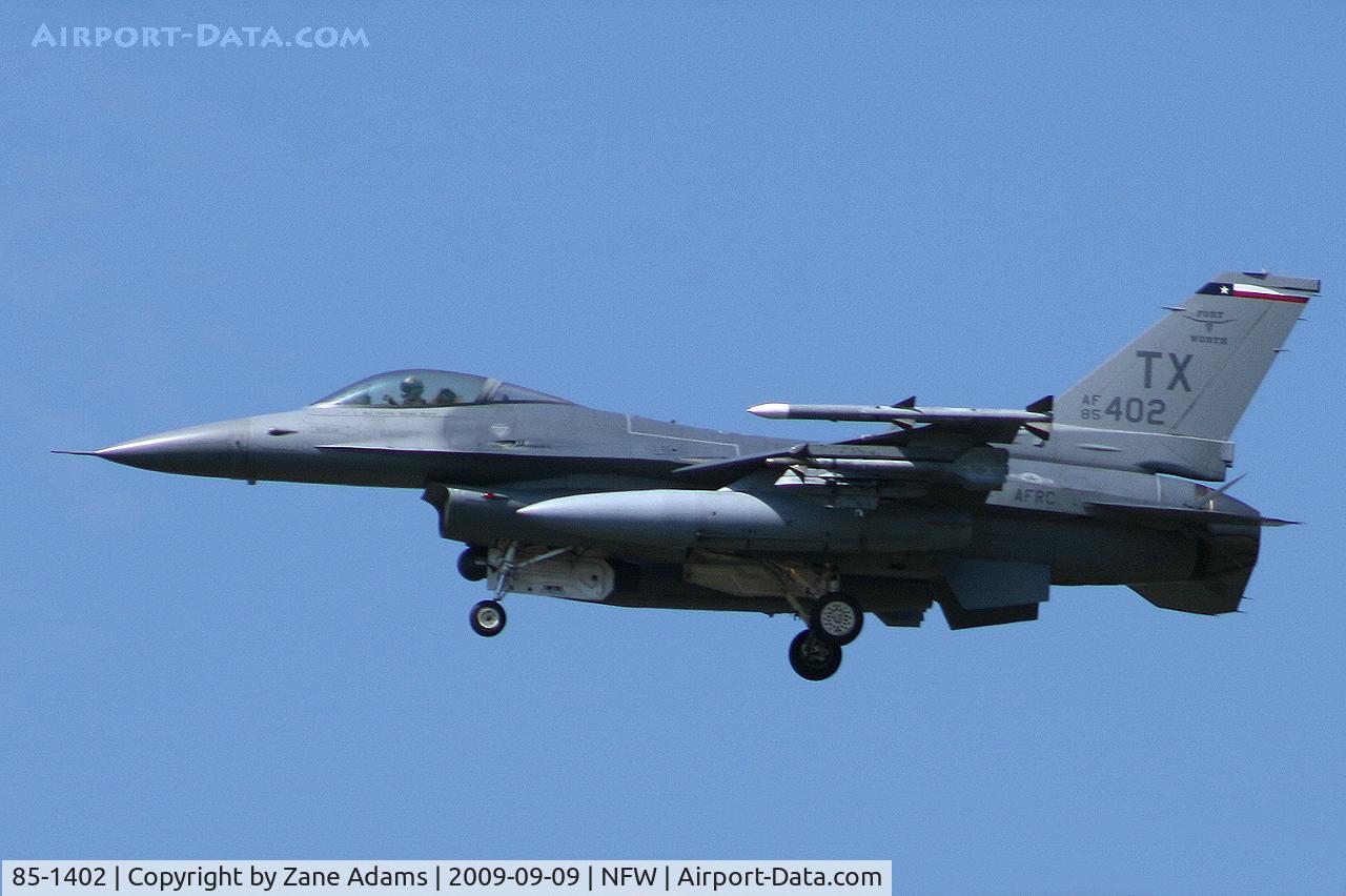 85-1402, 1987 General Dynamics F-16C Fighting Falcon C/N 5C-182, USAF F-16C at Carswell / NAS Ft. Worth