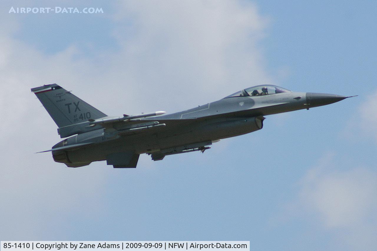 85-1410, 1985 General Dynamics F-16C Fighting Falcon C/N 5C-190, USAF F-16C at Carswell / NAS Ft. Worth