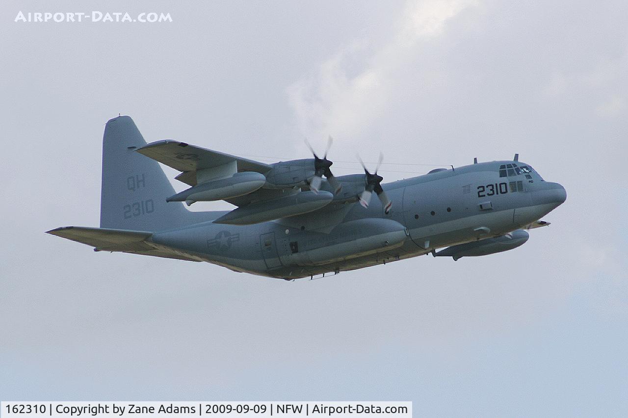 162310, 1982 Lockheed KC-130T Hercules C/N 382-4978, US Navy C-130 departing Carswell Field / NAS Ft. Worth