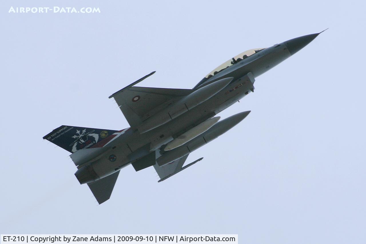 ET-210, 1981 SABCA F-16B Fighting Falcon C/N 6G-7, Danish Airforce F-16B flying as chase for the F-35 program