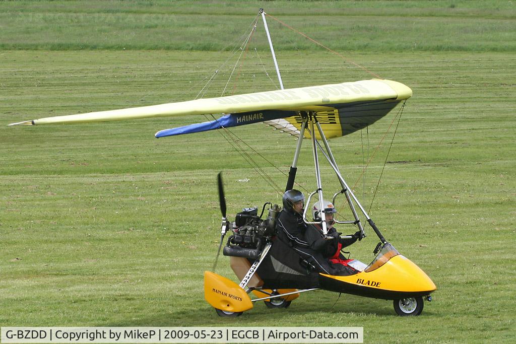 G-BZDD, 2000 Mainair Blade 912 C/N 1238-0200-7-W1031, Barton resident.