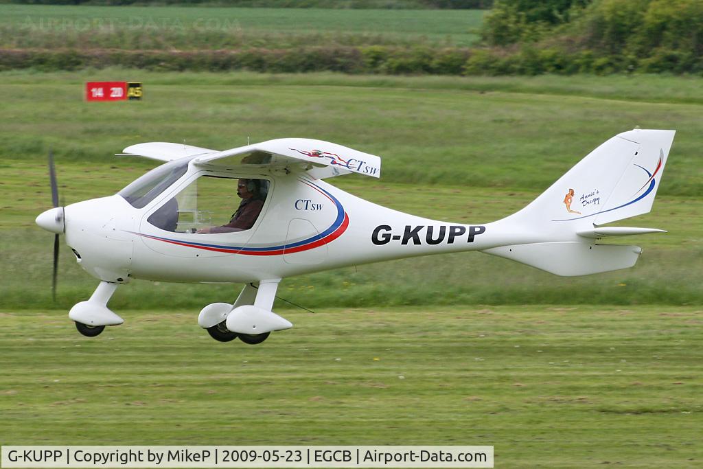 G-KUPP, 2006 Flight Design CTSW C/N 8227, Heading North again after a lunch-stop at Barton.