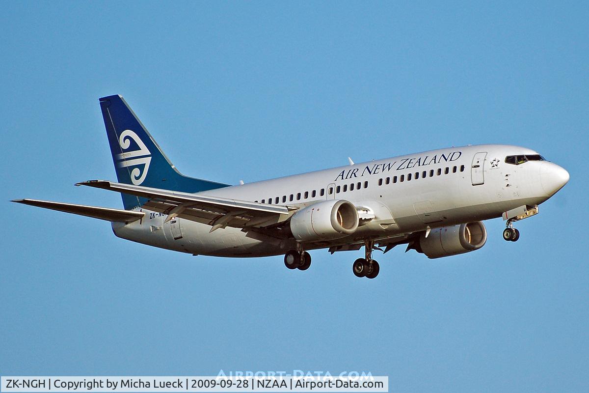 ZK-NGH, 1999 Boeing 737-319 C/N 25607, At Auckland
