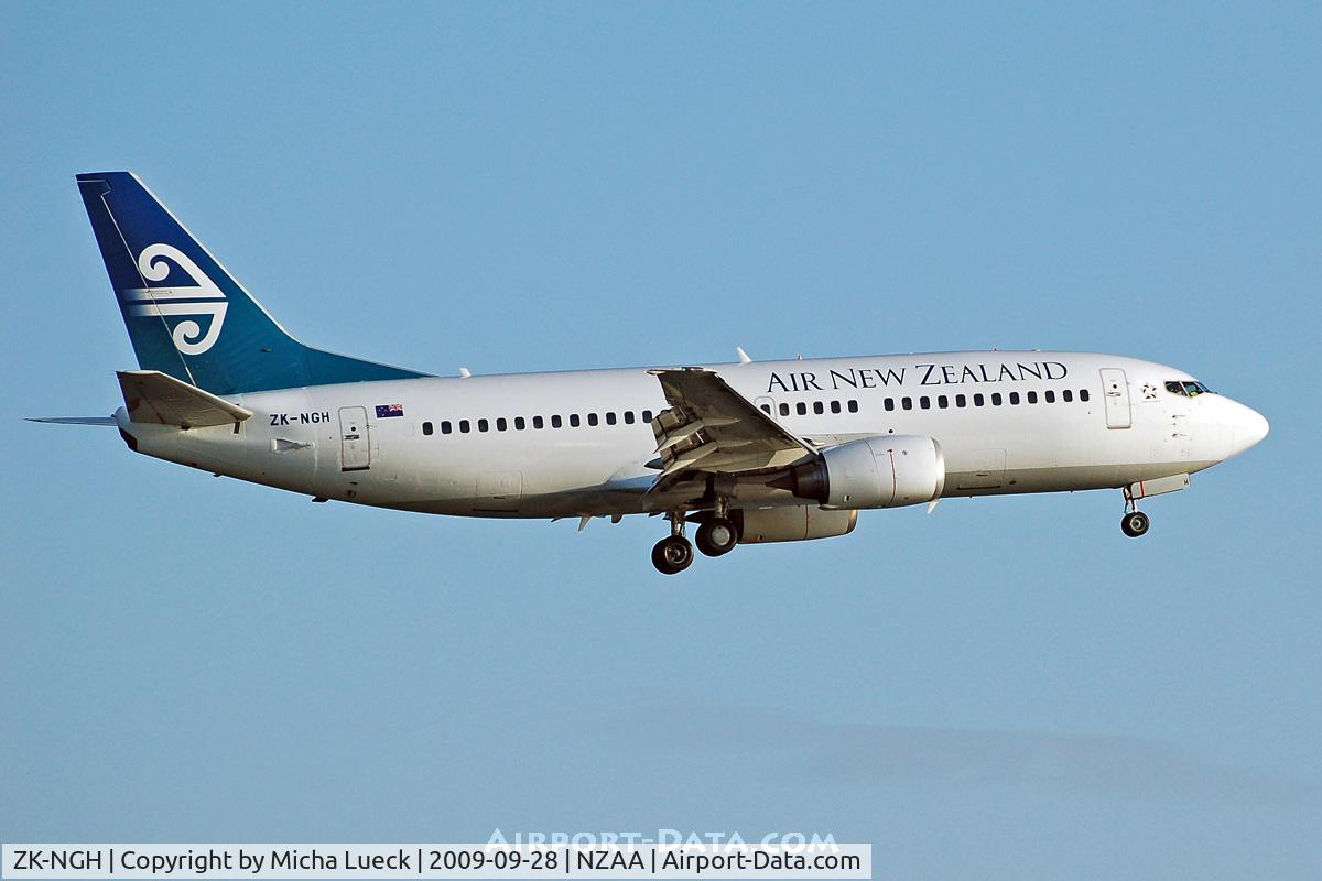 ZK-NGH, 1999 Boeing 737-319 C/N 25607, At Auckland