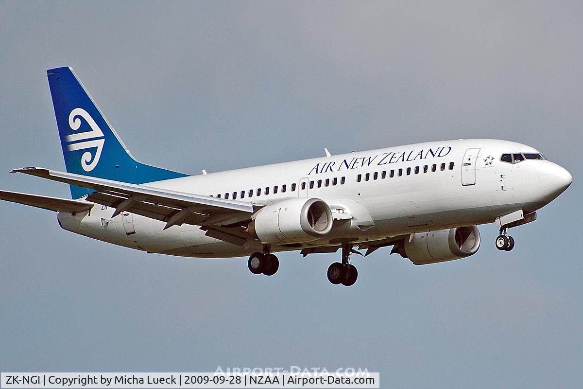 ZK-NGI, 1999 Boeing 737-319 C/N 25608, At Auckland