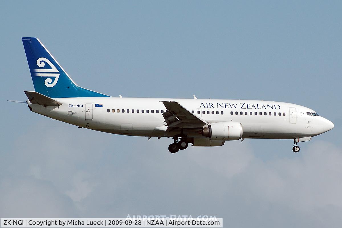ZK-NGI, 1999 Boeing 737-319 C/N 25608, At Auckland