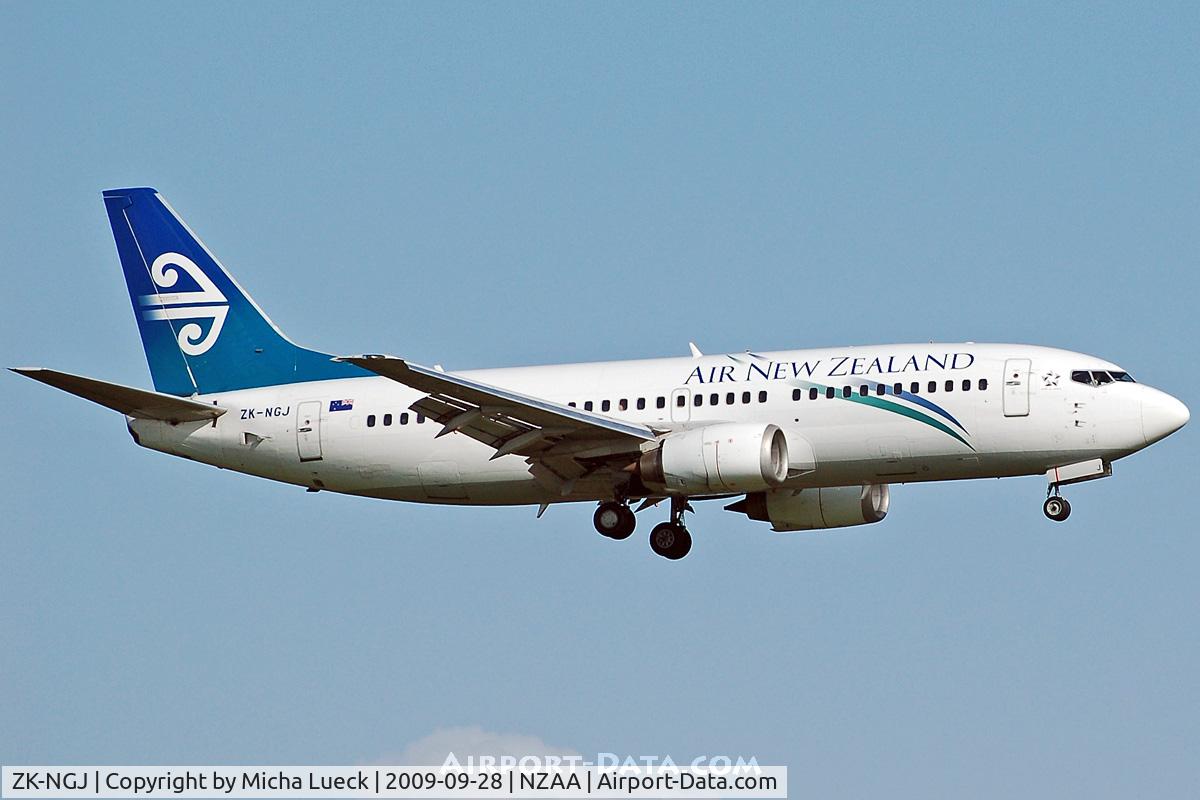 ZK-NGJ, 1999 Boeing 737-319 C/N 25609, At Auckland