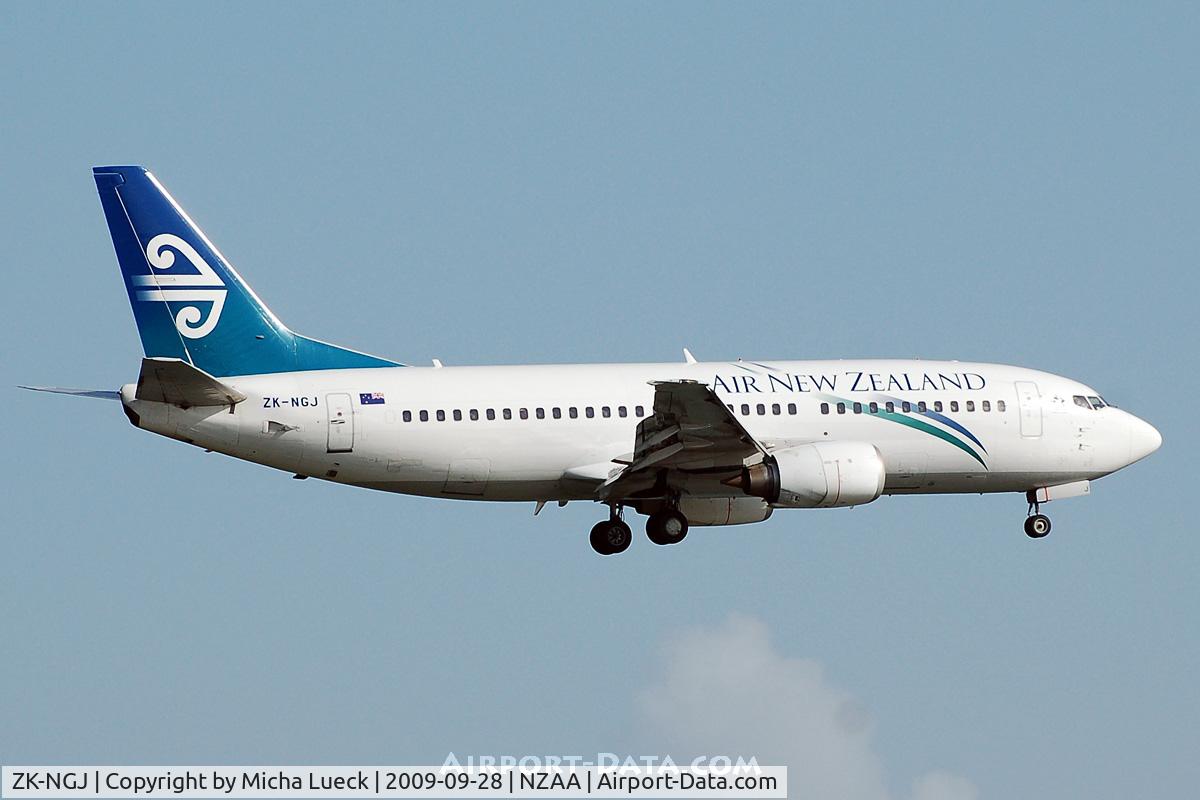 ZK-NGJ, 1999 Boeing 737-319 C/N 25609, At Auckland