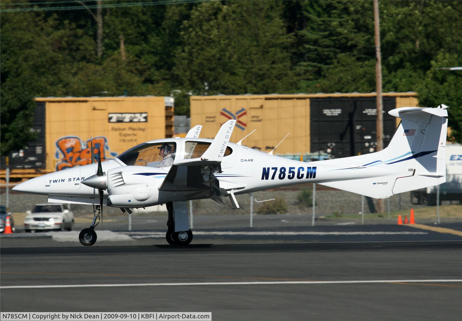 N785CM, 2006 Diamond DA-42 Twin Star C/N 42.AC012, KBFI