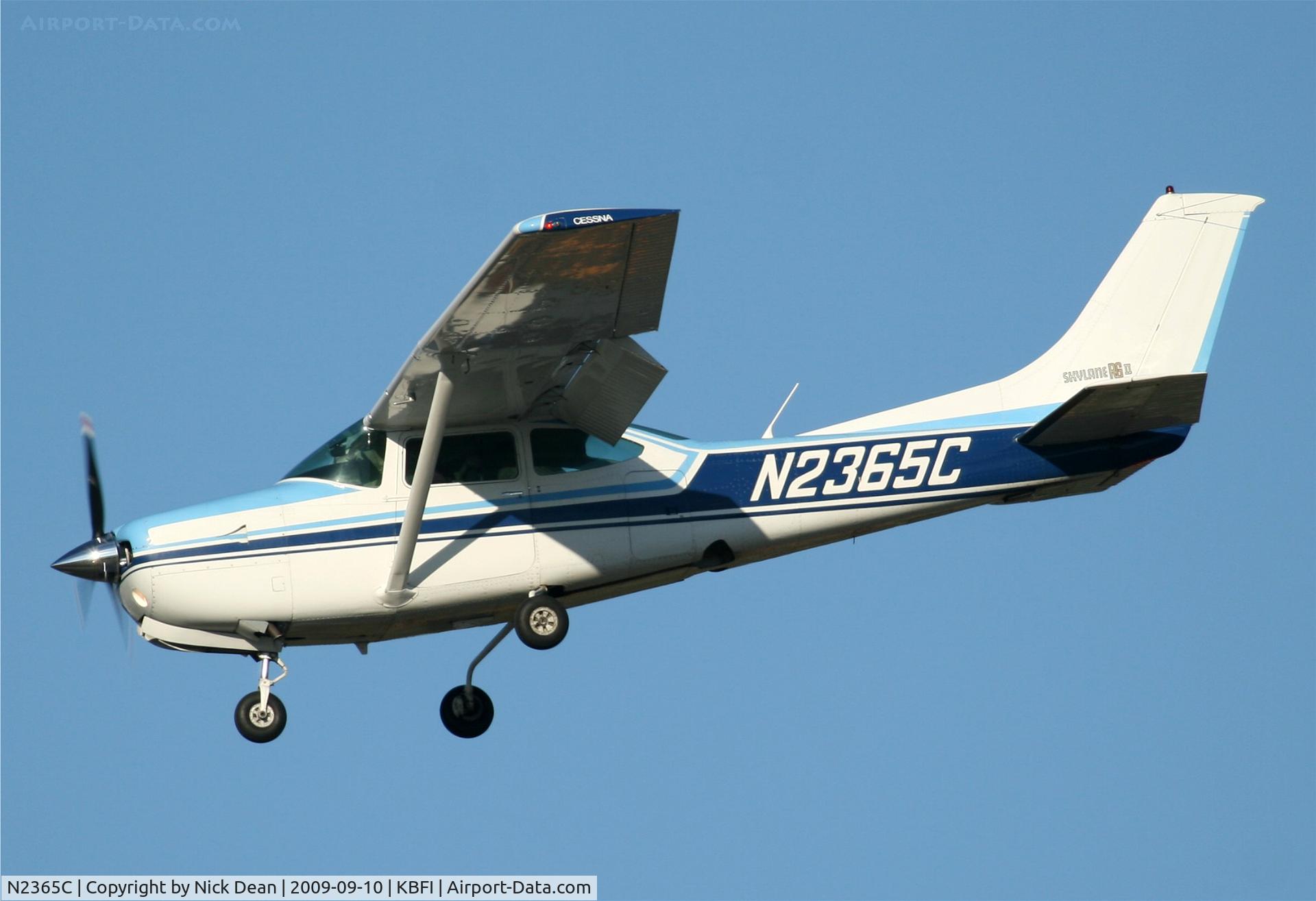 N2365C, 1978 Cessna R182 Skylane RG C/N R18200162, KBFI