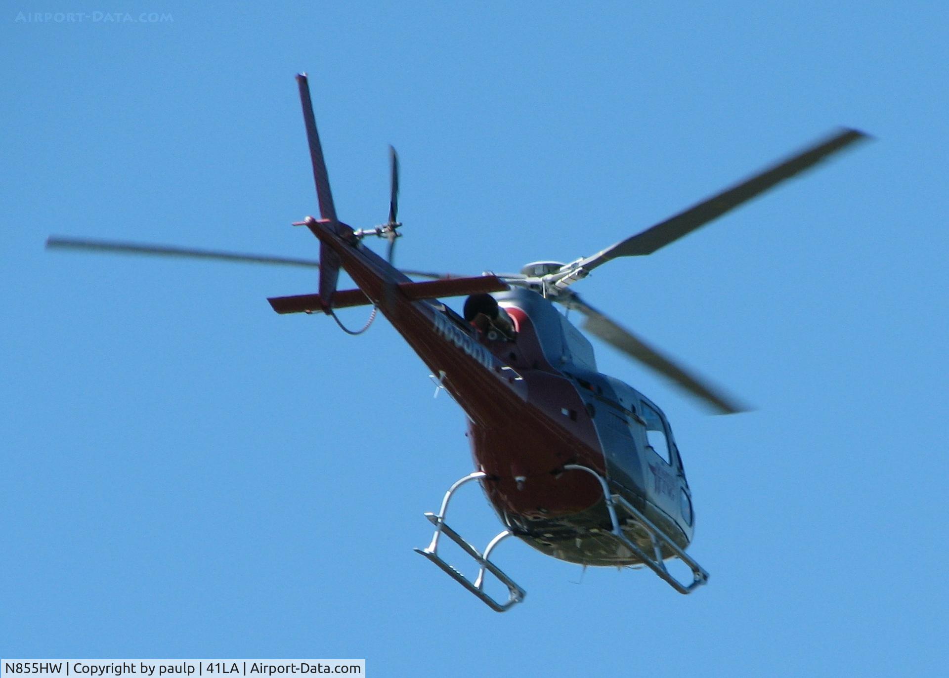N855HW, Eurocopter AS-350B-3 Ecureuil Ecureuil C/N 4624, Departing Metro Aviation/Downtown Shreveport on 10/2/09. Sadly this aircraft crashed in Brownsville, TN on 3/25/10 killing all three souls on board. God bless all friends and family.