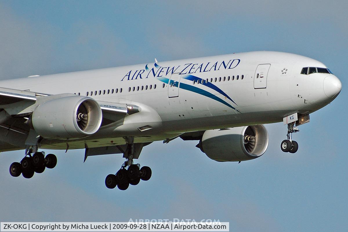 ZK-OKG, 2006 Boeing 777-219 C/N 29403, At Auckland