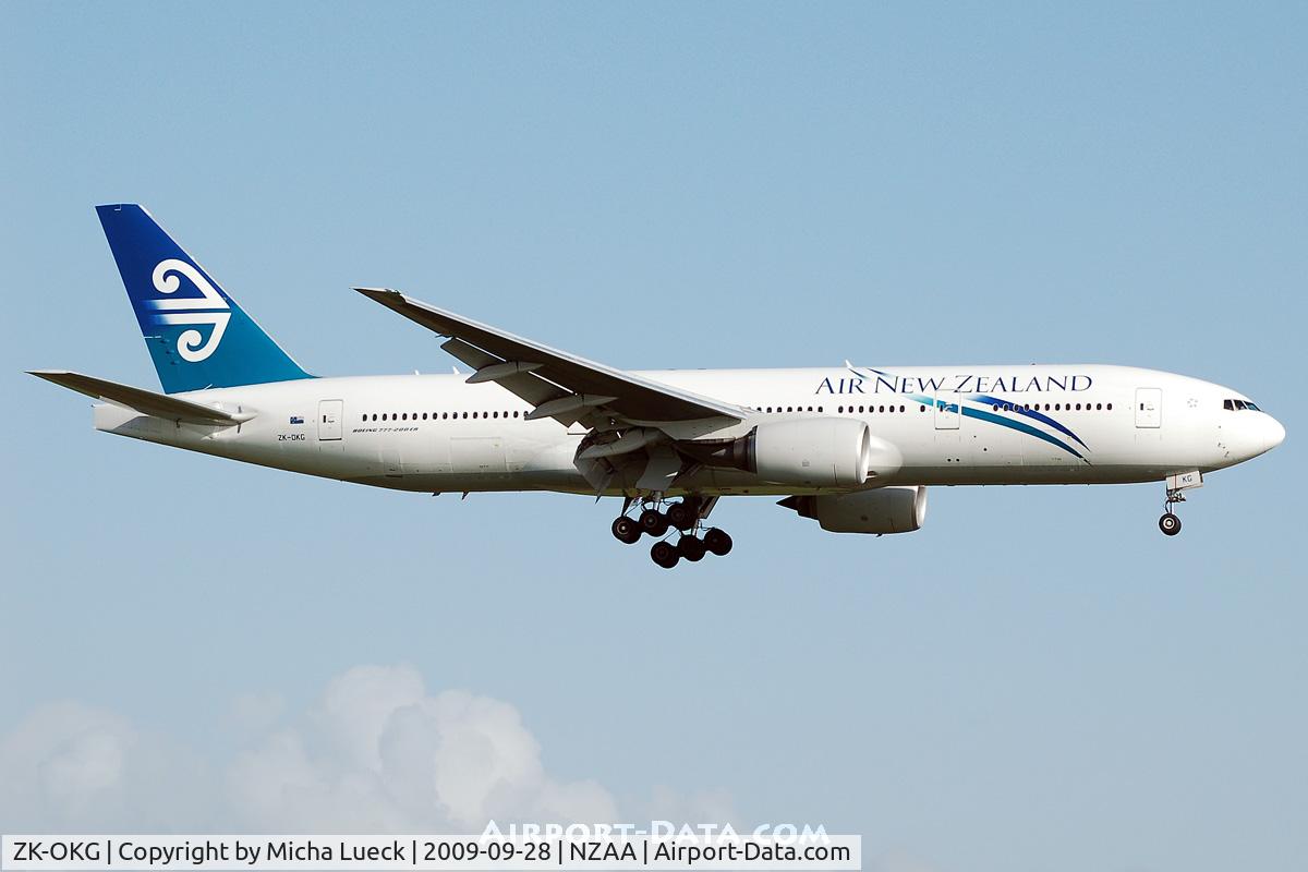 ZK-OKG, 2006 Boeing 777-219 C/N 29403, At Auckland