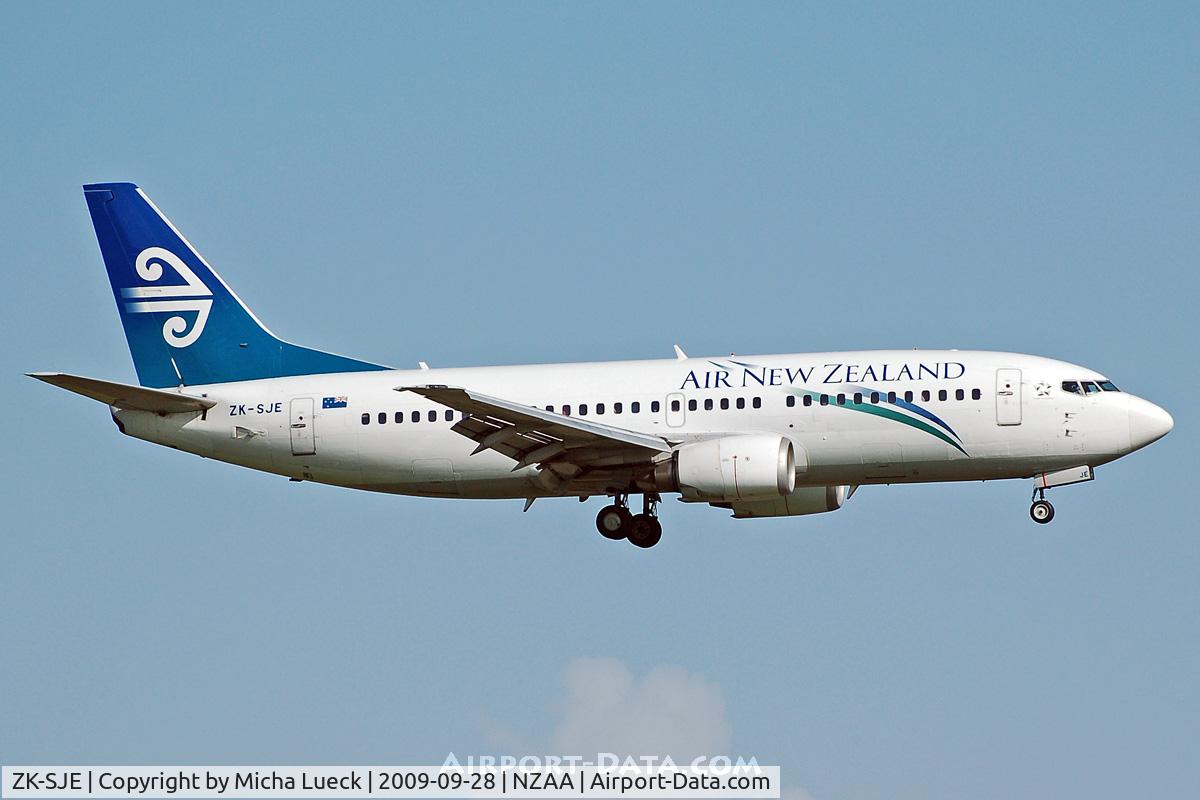 ZK-SJE, 1995 Boeing 737-3K2 C/N 27635, At Auckland