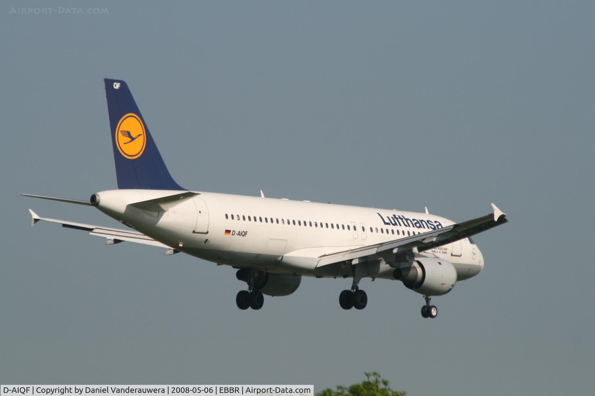 D-AIQF, 1991 Airbus A320-211 C/N 216, descending to rwy 02
