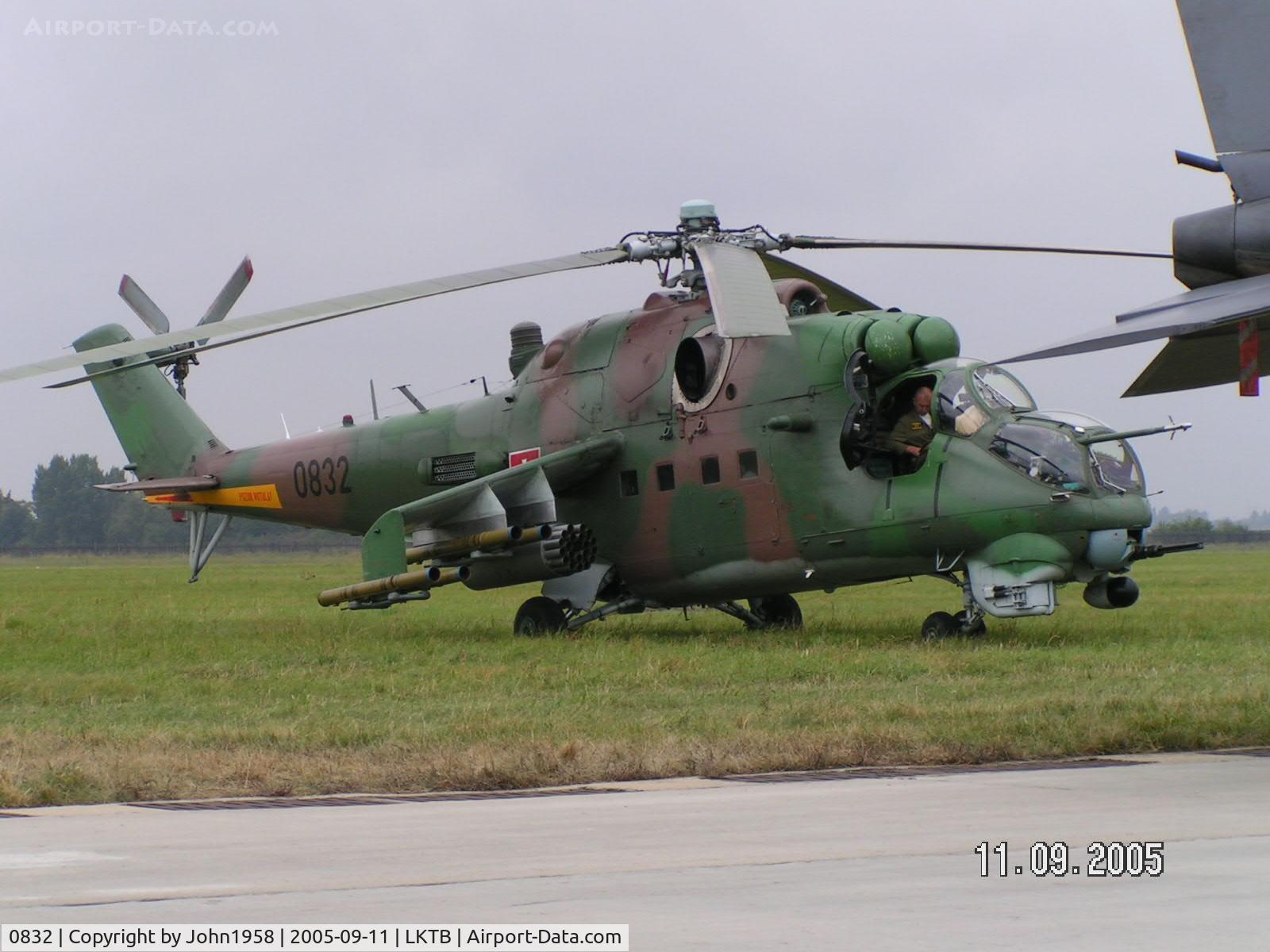 0832, Mil Mi-24V Hind E C/N 730832, Mil 24......looking mean!!!