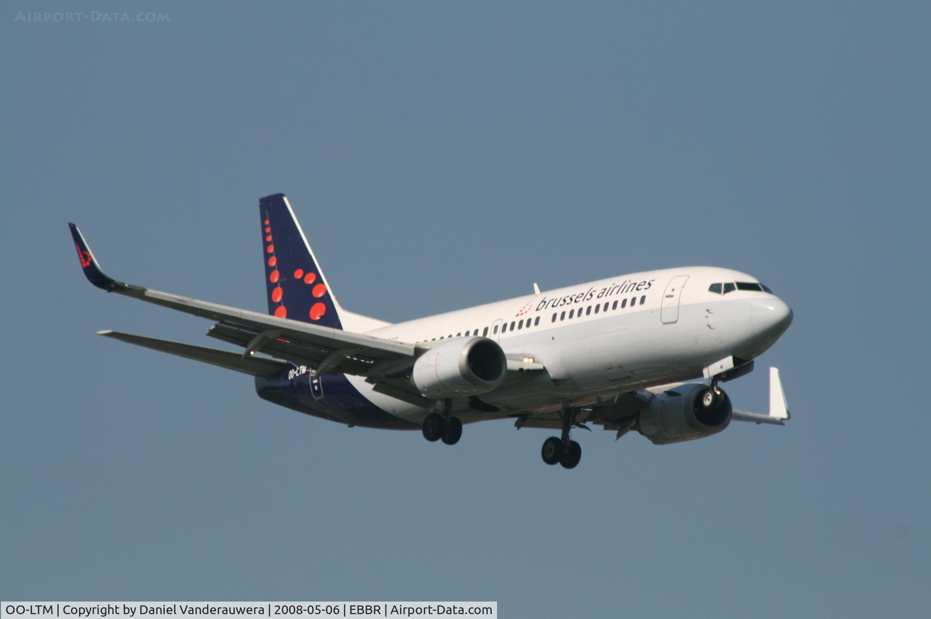 OO-LTM, 1991 Boeing 737-3M8 C/N 25070, arrival of flight SN2808 to rwy 02