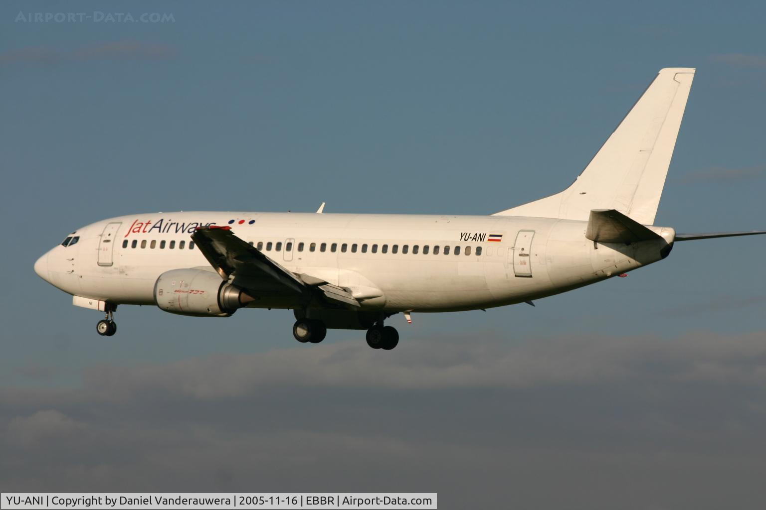YU-ANI, 1985 Boeing 737-3H9 C/N 23416, descending to rwy 25L
