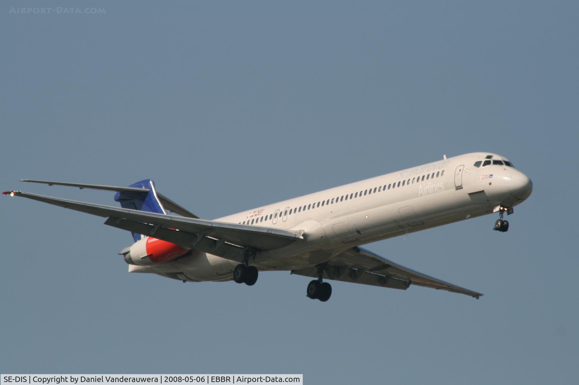 SE-DIS, 1991 McDonnell Douglas MD-81 (DC-9-81) C/N 53006, arrival of flight SK593 to rwy 02