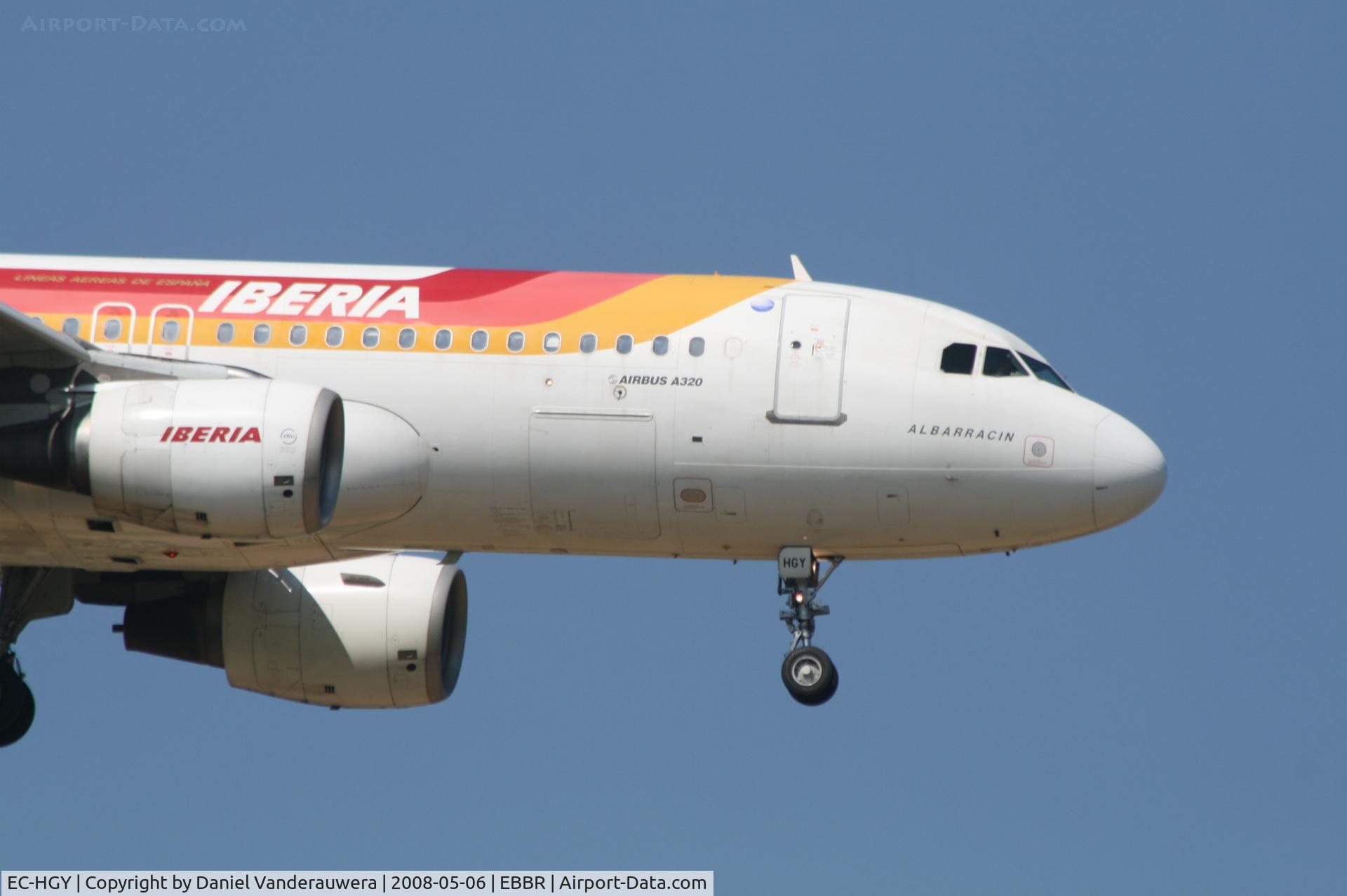 EC-HGY, 2000 Airbus A320-214 C/N 1200, arrival of flight IB3206 to rwy 02