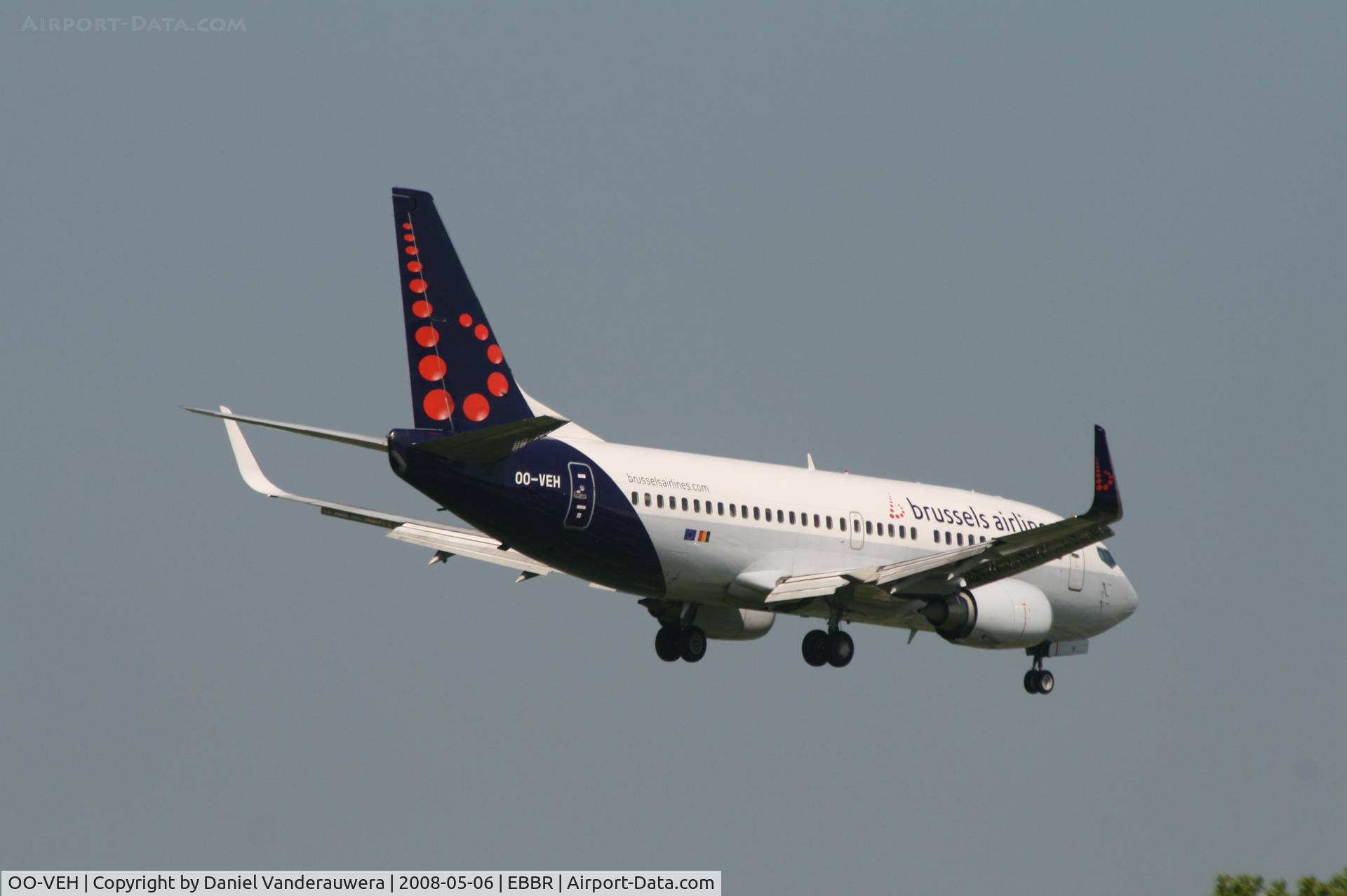 OO-VEH, 1998 Boeing 737-36N C/N 28571, flight SN3720 is descending to rwy 02