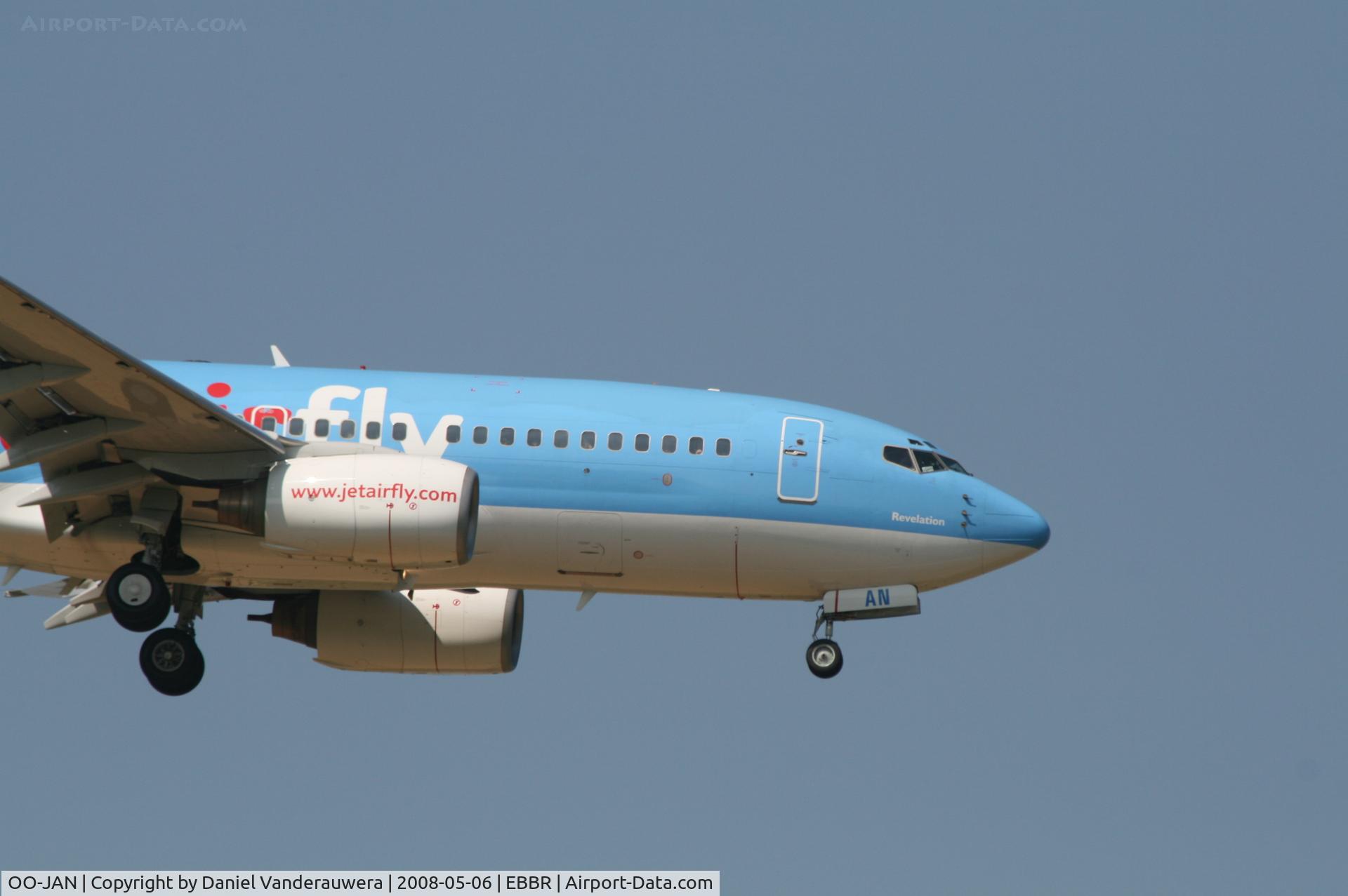 OO-JAN, 1999 Boeing 737-76N C/N 28609, descending to rwy 02