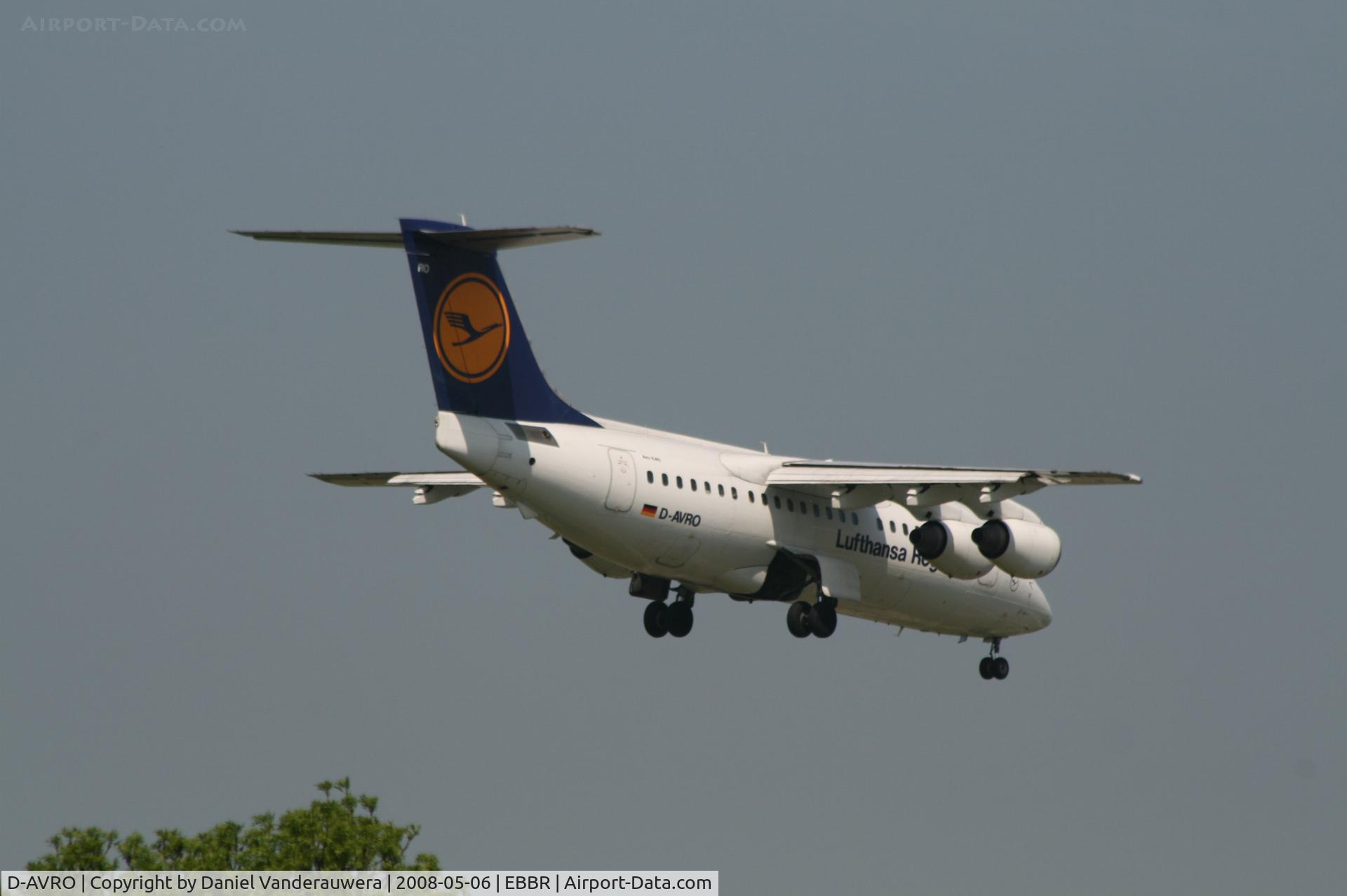 D-AVRO, 1994 British Aerospace Avro 146-RJ85 C/N E.2246, flight LH4604 is descending to rwy 02
