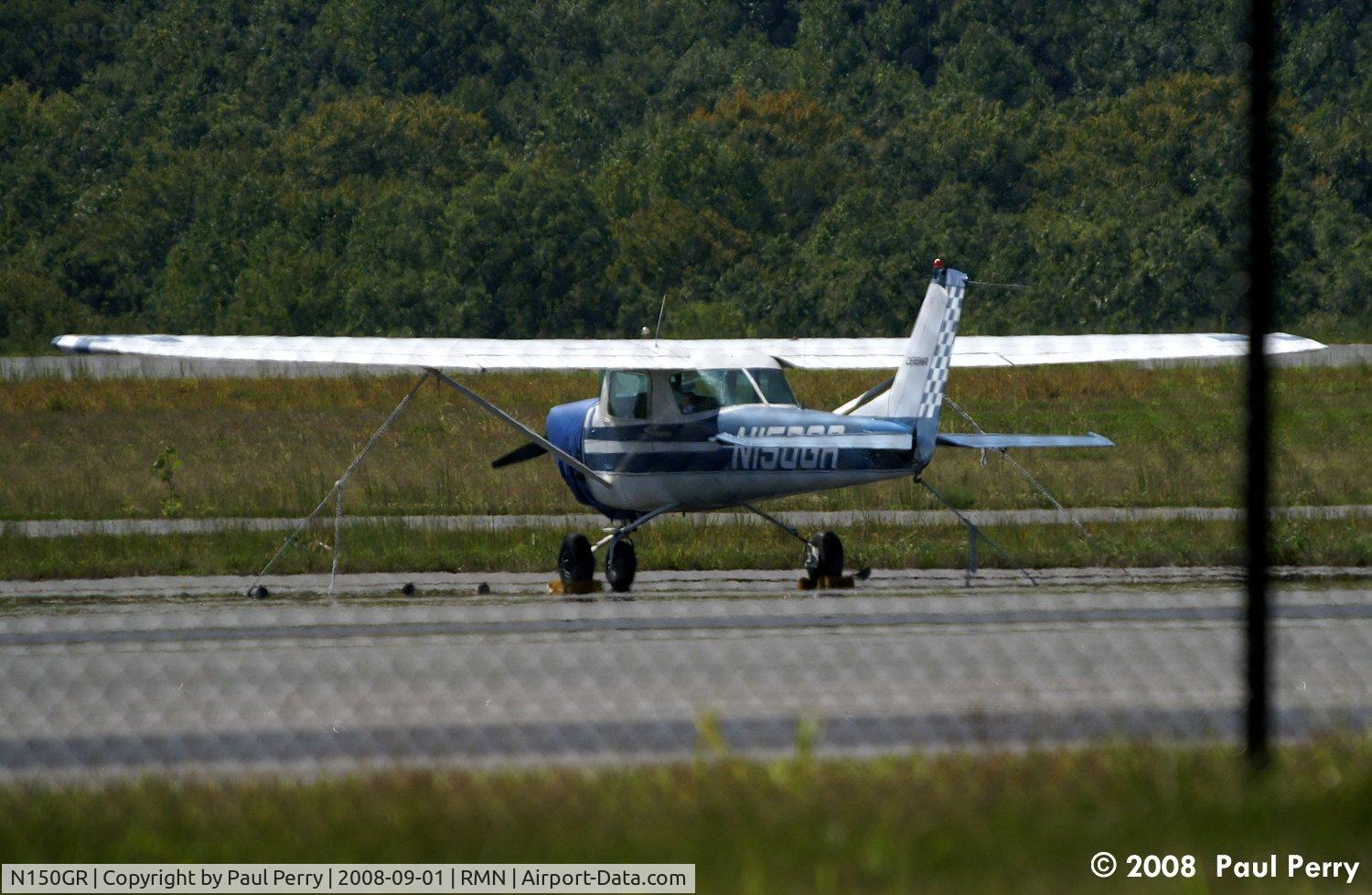 N150GR, Cessna 150G C/N 15066875, Nice tail checkers.