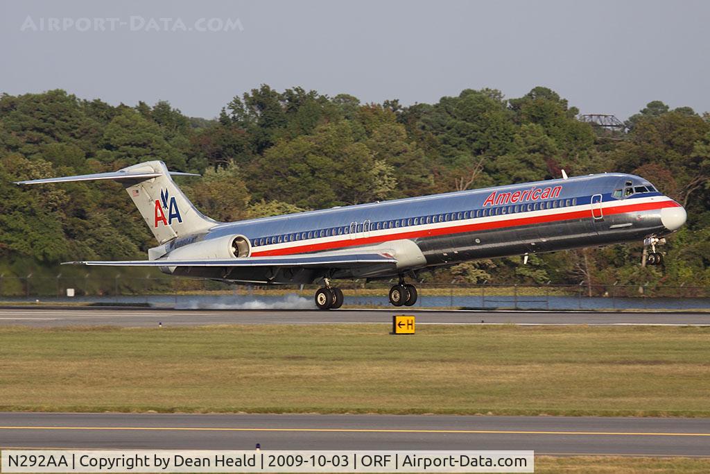 N292AA, 1985 McDonnell Douglas MD-82 (DC-9-82) C/N 49304, American Airlines N292AA (FLT AAL2272) from Dallas/Fort Worth Int'l (KDFW) landing on RWY 23.