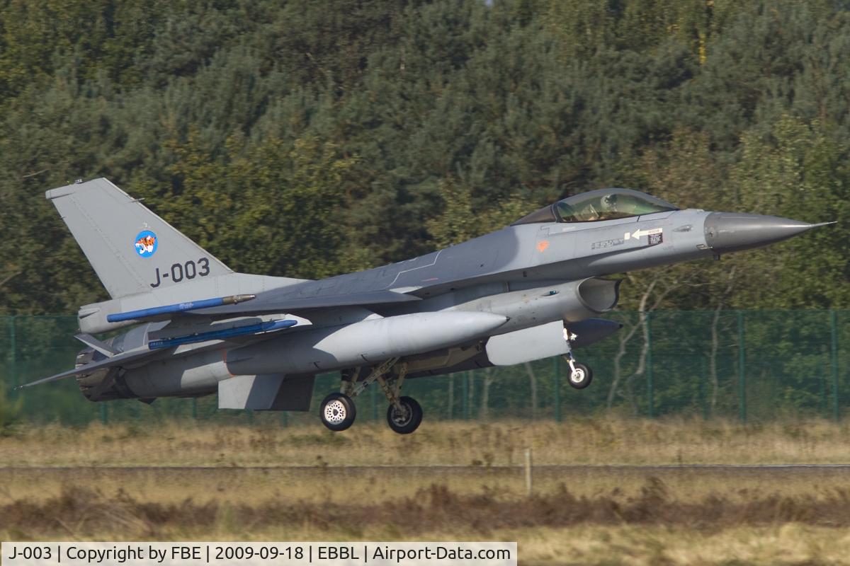 J-003, Fokker F-16AM Fighting Falcon C/N 6D-159, about to touch down