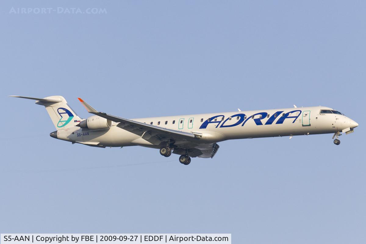 S5-AAN, 2008 Bombardier CRJ-900 NG (CL-600-2D24) C/N 15207, short final