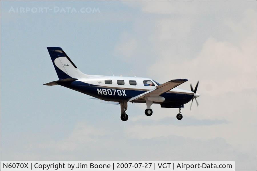 N6070X, 1992 Piper PA-46-350P Malibu Mirage C/N 4622126, plane in flight