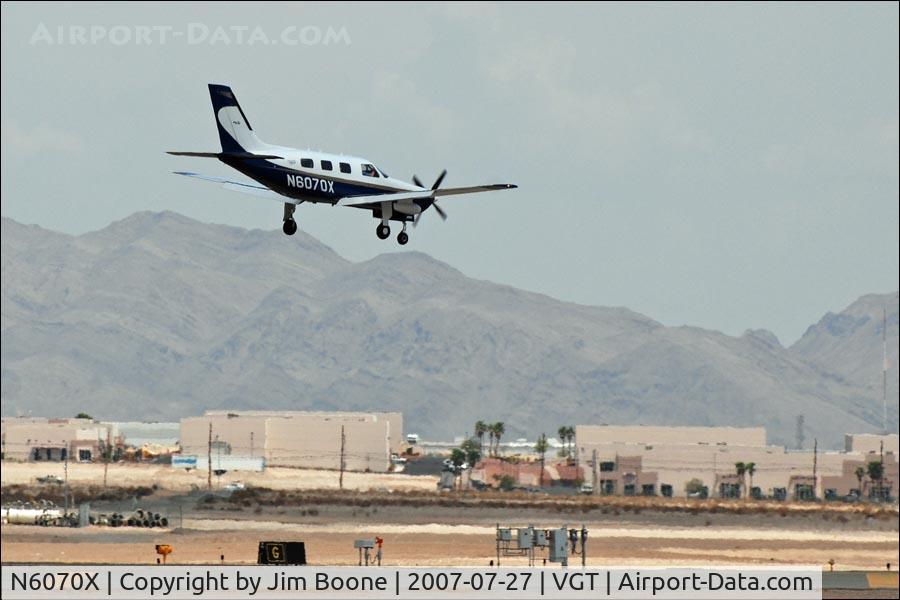 N6070X, 1992 Piper PA-46-350P Malibu Mirage C/N 4622126, Landing at North Las Vegas (VGT)