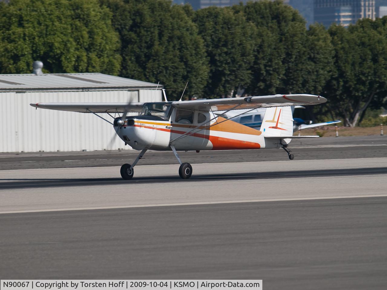 N90067, 1946 Cessna 140 C/N 9128, N90067 departing from RWY 21