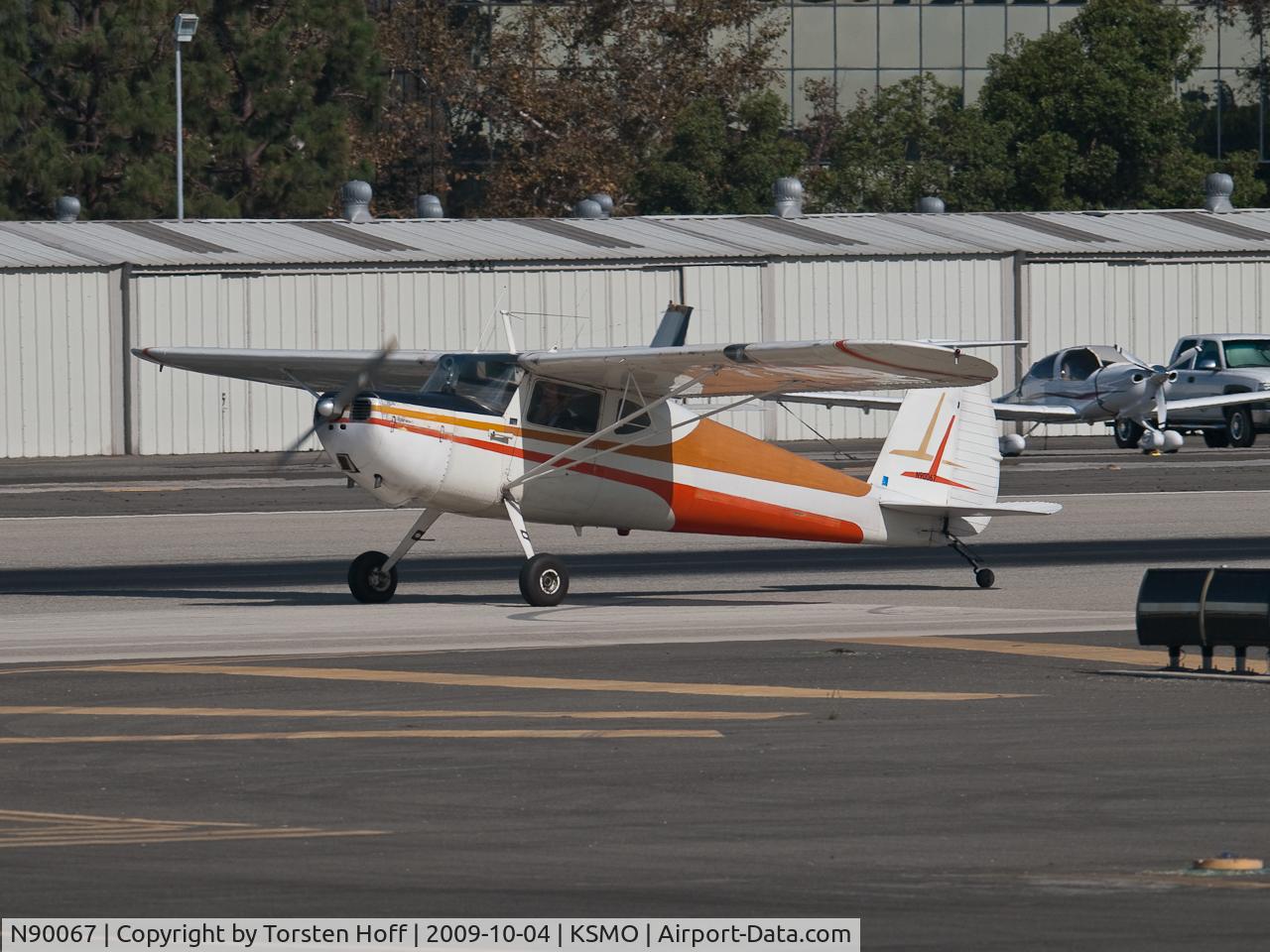 N90067, 1946 Cessna 140 C/N 9128, N90067 arriving on RWY 21