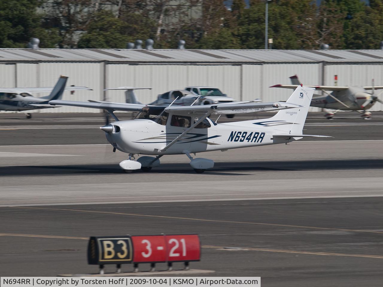 N694RR, 2007 Cessna 172S C/N 172S10587, N694RR departing from RWY 21